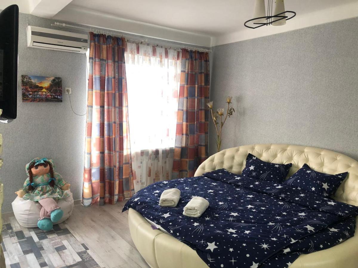 Апартаменты Дворец Украины С Круглой Кроватью Kiev Exteriör bild